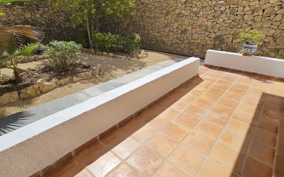 Soleado apartamento, planta baja con terraza en Altea